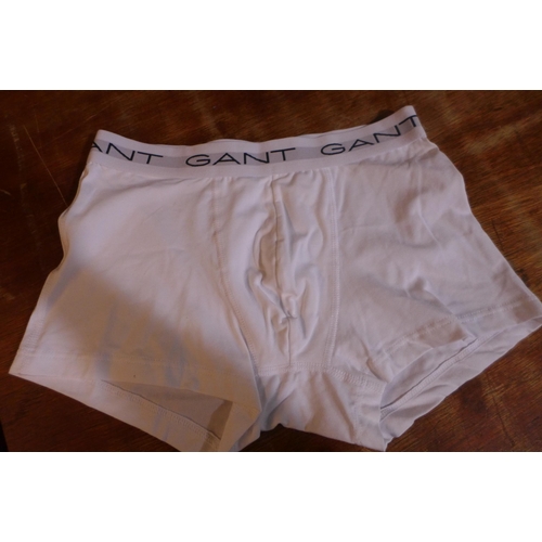 3145 - Pack of Puma boxer Shorts And K/S Reversible Belt * This lot is subject to vat