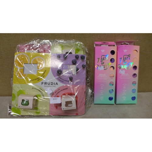 3157 - Reusable Make Up Cloths and Small Qty of Frudia Mini Face Creams   (327-17,18,277-279,360,399 )  * T... 