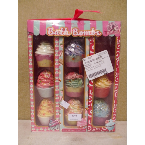 3163 - Winter In Venice Cupcake Bath Bomb Set (incomplete) (327-664 )  * This lot is subject to VAT