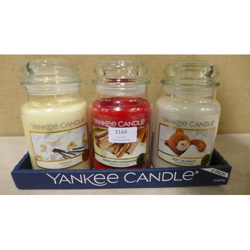 3164 - 3 Mixed Yankee Candles    - This lot requires a UK adaptor     (327-298 )  * This lot is subject to ... 