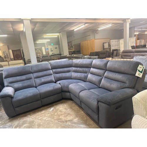 1421 - A grey velvet corner sofa with power headrests