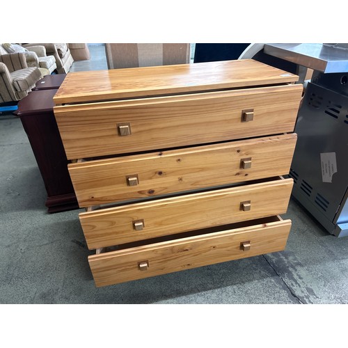 1524 - A pine four drawer chest