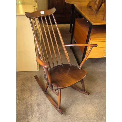 139 - An Ercol Golden Dawn elm and beech Goldsmith rocking chair