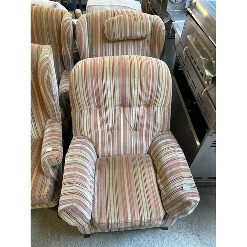 1510 - A Parker Knoll electric reclining armchair and a buttonback armchair