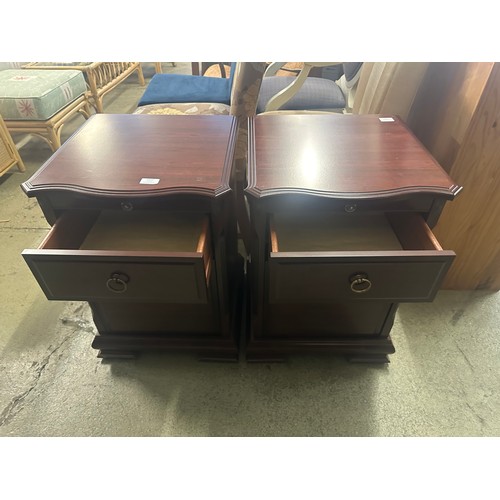 1523 - A pair of Silentnight three drawer bedside chests