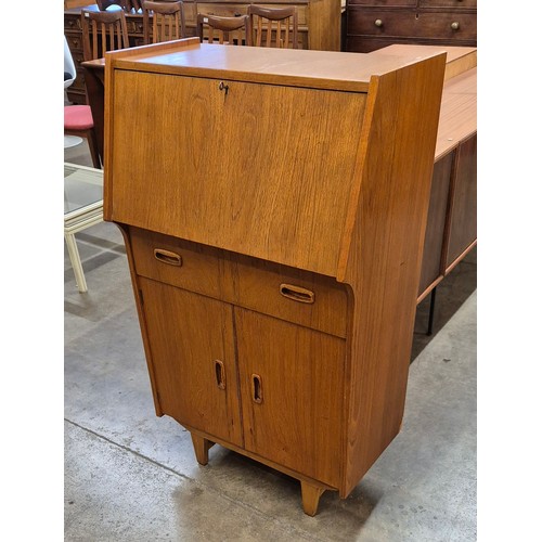 18 - A teak bureau