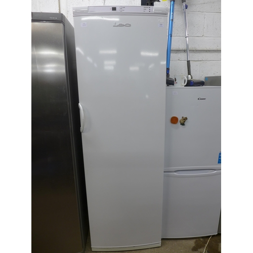 2258 - A Lec TUN6018W 60cm wide 7 section free standing frost free tower freezer