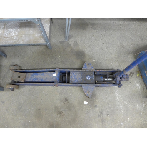 2264 - An Epco No.80 hydraulic 5 ton trolley jack