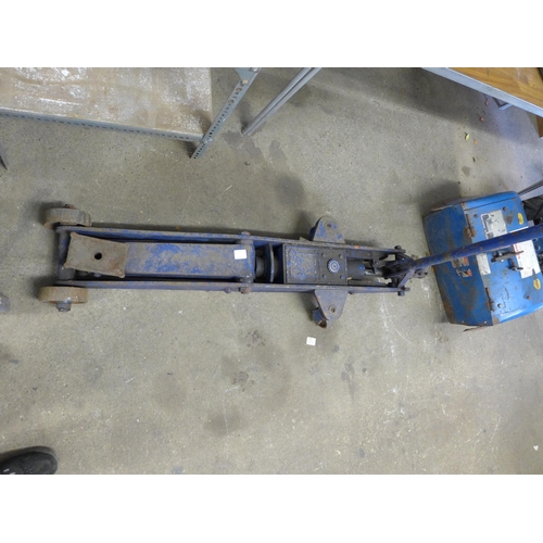 2264 - An Epco No.80 hydraulic 5 ton trolley jack