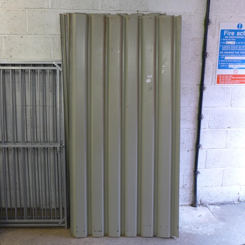 2289 - 5 corrugated metal roofing sheets - approximately 100 x 200cm