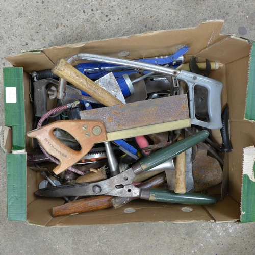 2346 - A quantity of hand tools and 10 large garden tools including a Flymo Easicut 450 hedge trimmer in bo... 