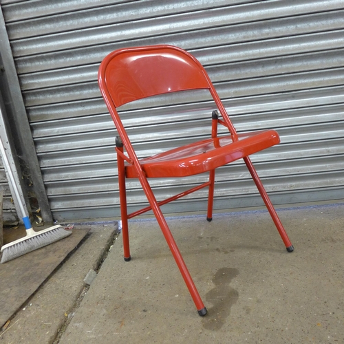 2379 - 6 red Habitat folding metal event chairs