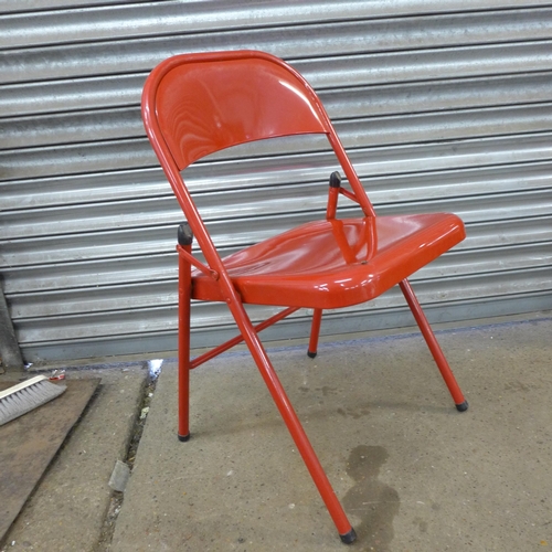 2379 - 6 red Habitat folding metal event chairs