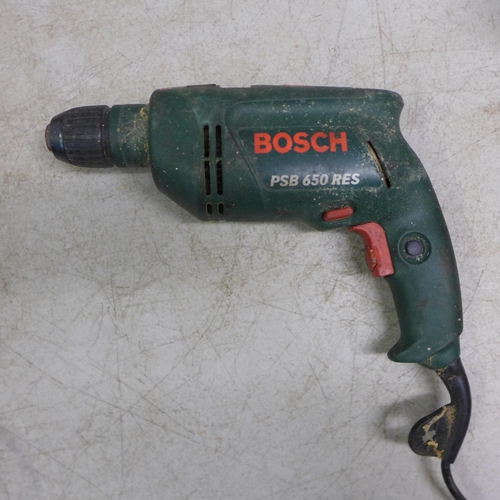 2001 - A quantity of power tools including a DeWalt DW620 230V plunge router, Makita 6280D 14.4V cordless d... 