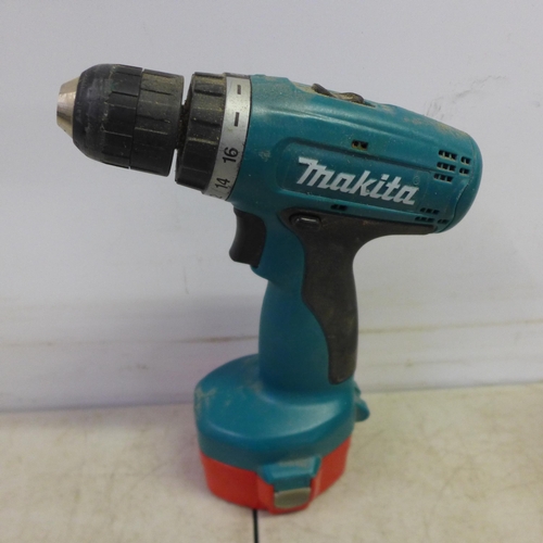 2001 - A quantity of power tools including a DeWalt DW620 230V plunge router, Makita 6280D 14.4V cordless d... 