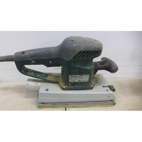 2001 - A quantity of power tools including a DeWalt DW620 230V plunge router, Makita 6280D 14.4V cordless d... 