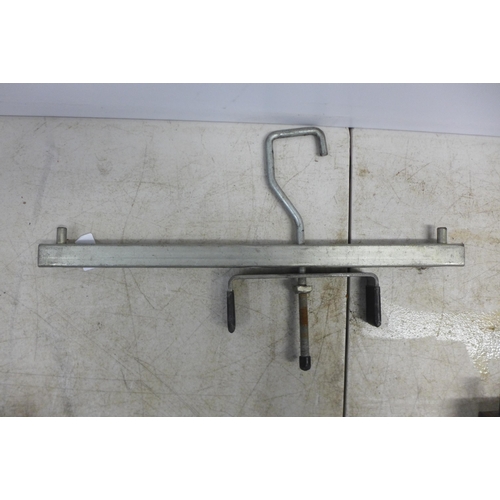 2022 - Five assorted roof ramp ladder clamps