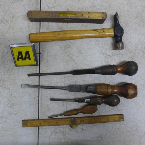 2023 - 8 castor wheels - 4 big and 4 small and a box of woodworking tools including chisels, a spirit level... 