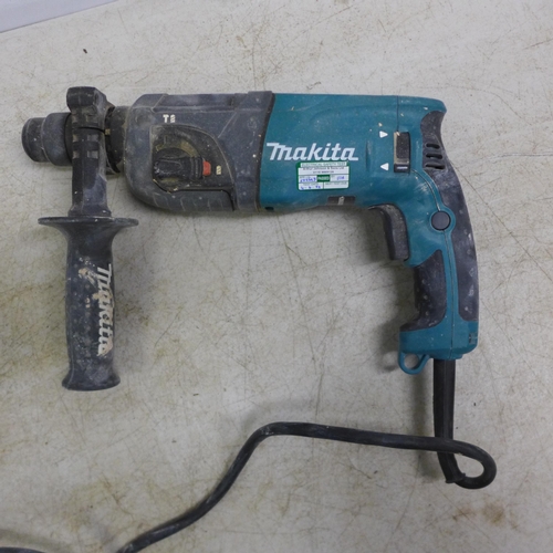 2026 - A Makita HR223D 22mm 240v rotary hammer drill with tool case