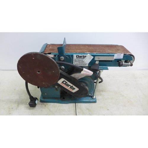 2029 - A Clarke Woodworker 240v bench belt sander and finisher