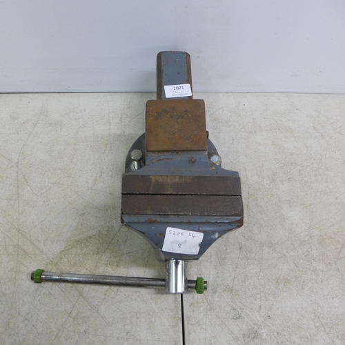 2071 - A Luna 5” bench vice