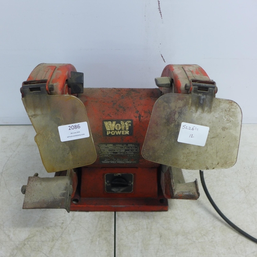 2086 - A Wolf Power 8356 240v bench grinder