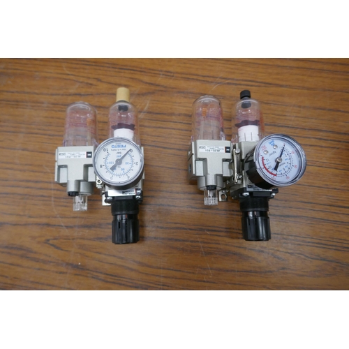 2144 - 2 FMC Airline pressure regulator and lubricators