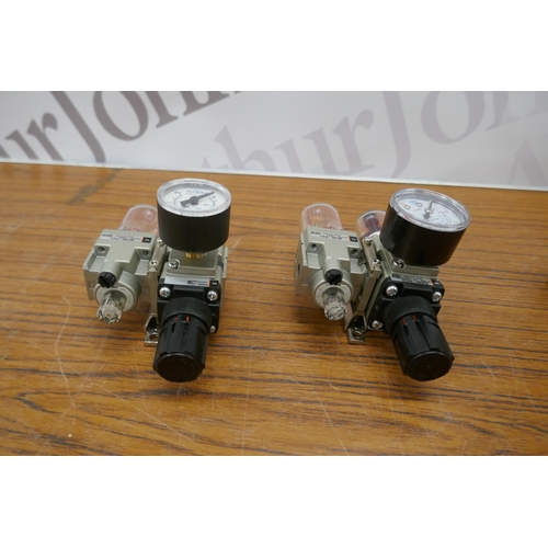 2144 - 2 FMC Airline pressure regulator and lubricators