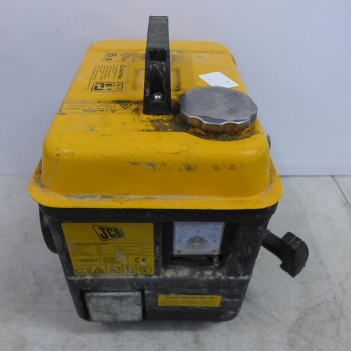 2090 - A JCB G850 petrol driven low power generator - 230v 900w