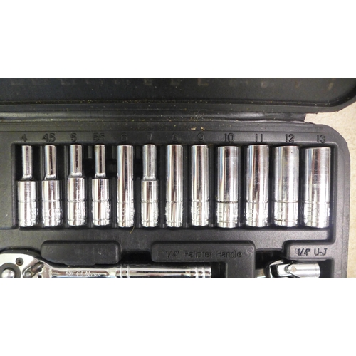 2095 - A Siegen socket set