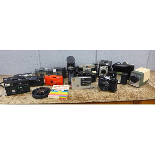 1000 - A quantity of cameras **PLEASE NOTE THIS LOT IS NOT ELIGIBLE FOR IN-HOUSE POSTING AND PACKING**