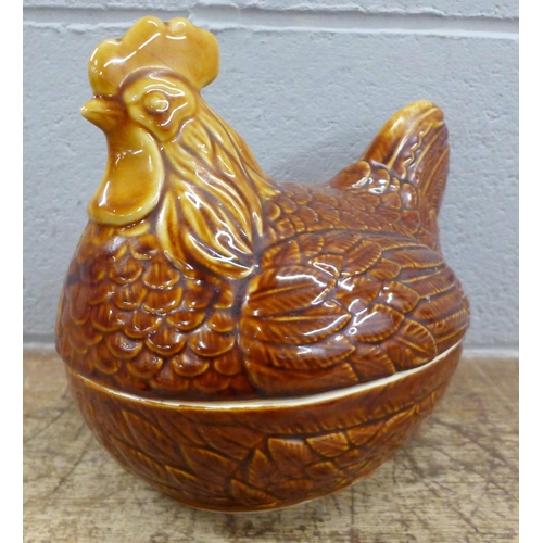 1012 - A brass swan planter and an egg container **PLEASE NOTE THIS LOT IS NOT ELIGIBLE FOR IN-HOUSE POSTIN... 