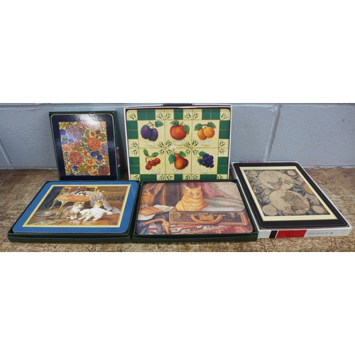 1018 - Five boxed sets of placemats including Pimpernel & Johnson