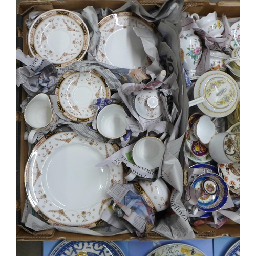 1019 - A box of mixed decorative tea wares including Aynsley, Noritake, etc. and an Old England Elizabethan... 