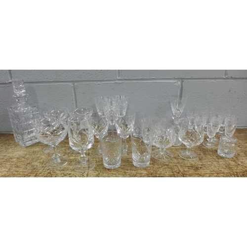 1021 - A box of mixed crystal, glasses and decanter **PLEASE NOTE THIS LOT IS NOT ELIGIBLE FOR IN-HOUSE POS... 