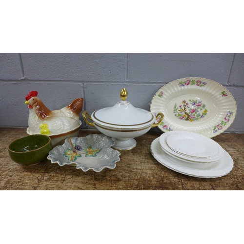 1024 - A collection of mixed china including Wedgwood, Rosenthal, etc. **PLEASE NOTE THIS LOT IS NOT ELIGIB... 