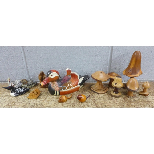 1030 - A collection of treen items including mushrooms, ducks, etc. **PLEASE NOTE THIS LOT IS NOT ELIGIBLE ... 