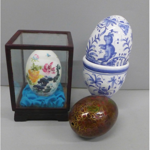 1033 - A collection of Italian eggs and china including Royal Copenhagen Robin, Royal Crown Derby bird pape... 