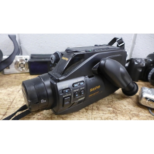 1034 - A quantity of video cameras and older digital cameras **PLEASE NOTE THIS LOT IS NOT ELIGIBLE FOR IN-... 