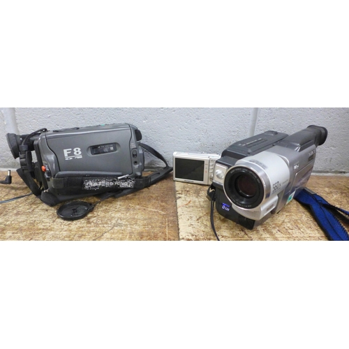 1034 - A quantity of video cameras and older digital cameras **PLEASE NOTE THIS LOT IS NOT ELIGIBLE FOR IN-... 