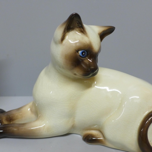 631 - Two Beswick Siamese cats, 1558 and 1559 backstamps