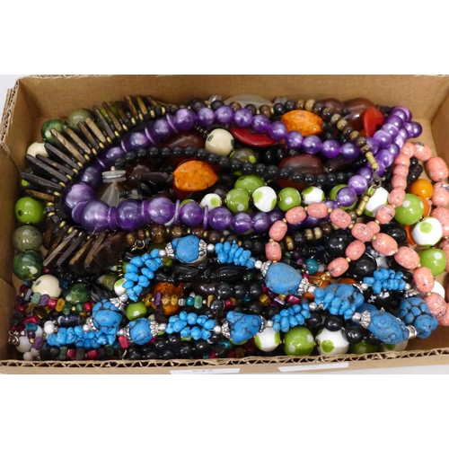 632 - A collection of bead necklets