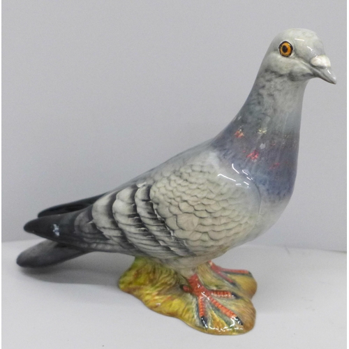 644 - A Beswick pigeon, 1383 backstamp