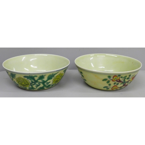 648 - Two Chinese porcelain Chenghua Blue dishes, both with six character marks, 14cm