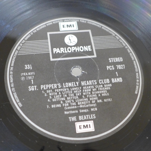 686 - The Beatles; two Sgt Pepper's Lonely Hearts Club Band LP records, Mono and Stereo (stereo with black... 