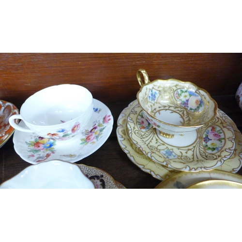 687 - A collection of cabinet tea cups and saucers including Royal Worcester, Davenport, Coalport, etc. to... 