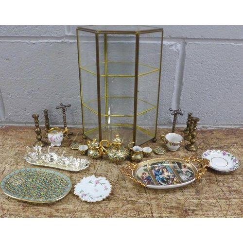 987 - A miniature tea set and a small glass display cabinet **PLEASE NOTE THIS LOT IS NOT ELIGIBLE FOR IN-... 