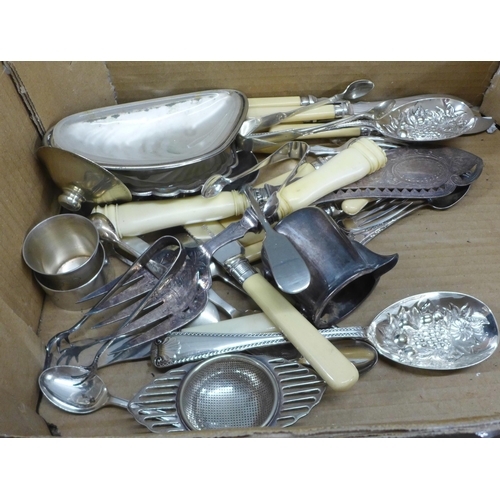 999 - Silver plated items, a set of K. Kimmel, Solingen antler handled knives and forks, a basket of linen... 