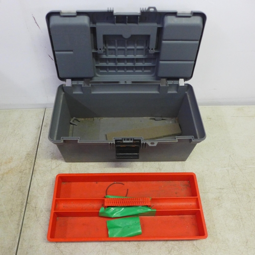 2098 - Four plastic tool boxes including Saber, B&Q, ZAG and Sao Bernardo and two metal cantilever toolboxe... 