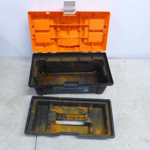 2098 - Four plastic tool boxes including Saber, B&Q, ZAG and Sao Bernardo and two metal cantilever toolboxe... 